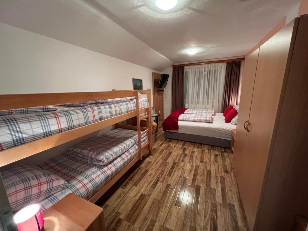 Hotel Central Sisava Екстер'єр фото